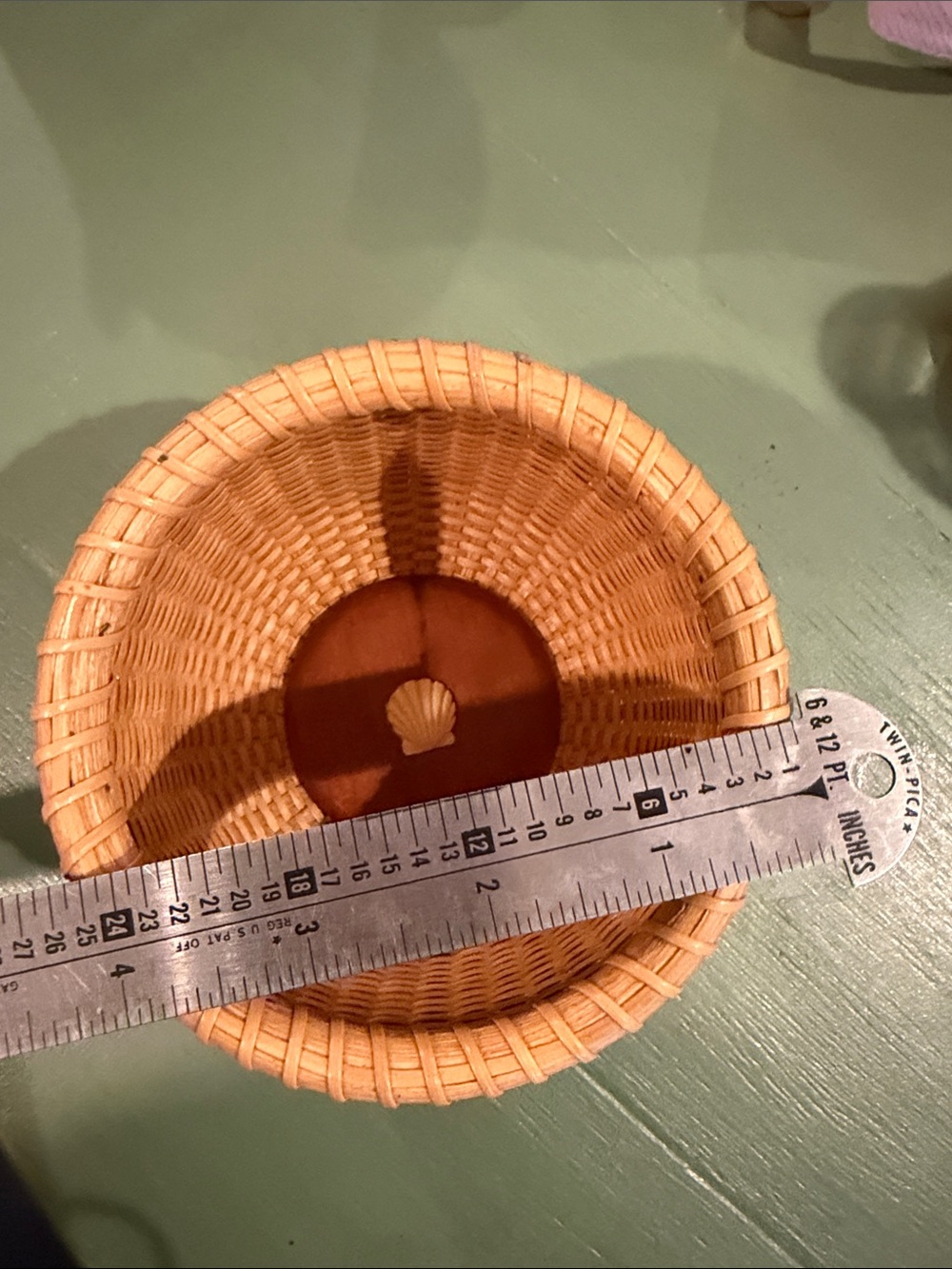 Nantucket basket hand woven signed with ivory shell top - Picture 11 of 15